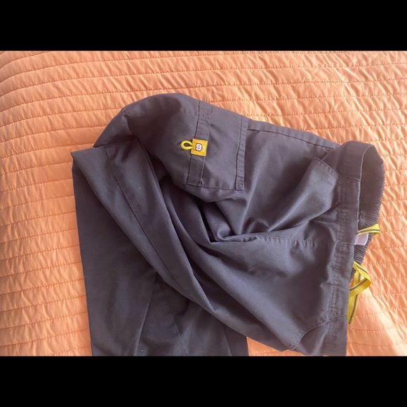 Women’s wonder  wink scrubs size Small - Picture 3 of 3